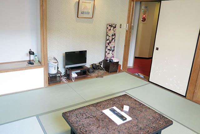 福間館本館 山側8畳のお部屋